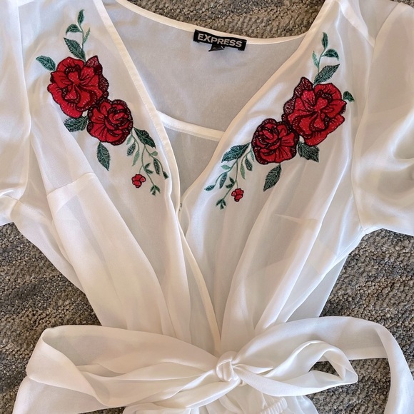 Roses Sheer Blouse - Picture 3 of 3